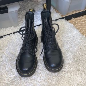 Doc martens lace up